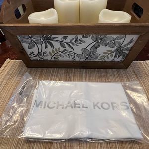 🌟NWT - MICHAEL KORS MEDIUM LOGO WOVEN DUST BAG🌟